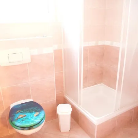 Mit Whirlpool Fuer 32 Per Apartament Crikvenica