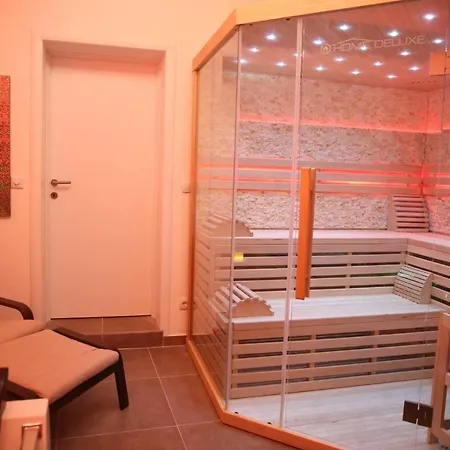 Mit Whirlpool Fuer 32 Per Цриквеница