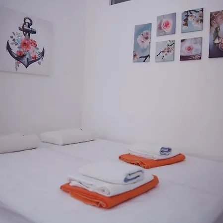 Mit Whirlpool Fuer 32 Per Apartament Crikvenica