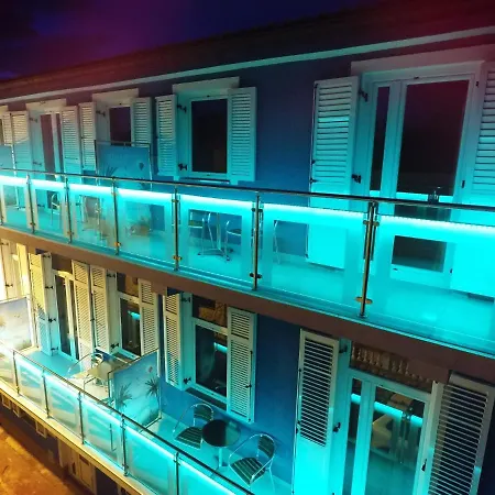 شقة Mit Whirlpool Fuer 32 Per *