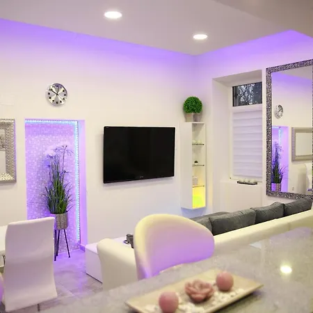 Apartment Mit Whirlpool Fuer 32 Per Crikvenica