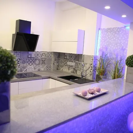 شقة Mit Whirlpool Fuer 32 Per *