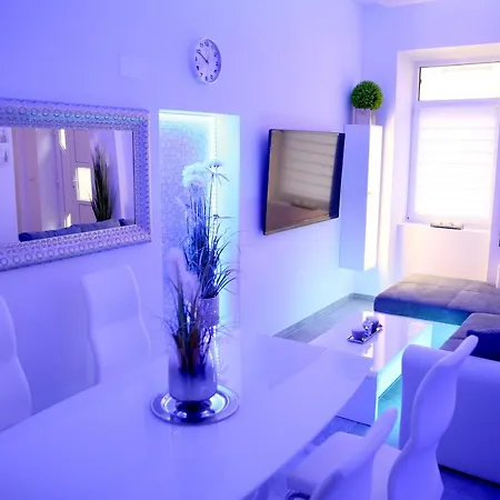 アパート Mit Whirlpool Fuer 32 Per