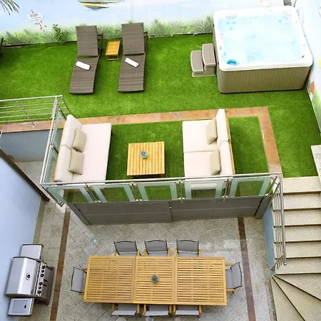 Mit Whirlpool Fuer 32 Per Apartment *