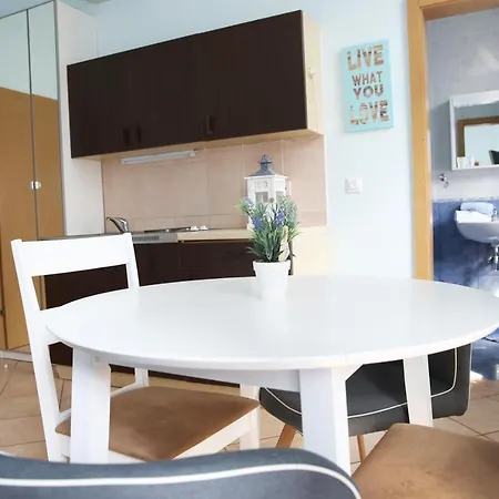 Mit Whirlpool Fuer 32 Per Apartment