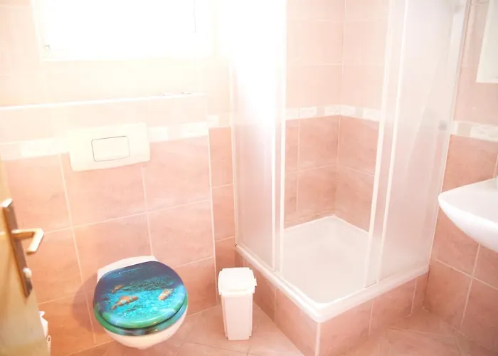 Mit Whirlpool Fuer 32 Per Apartament Crikvenica