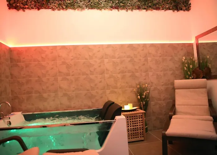 Mit Whirlpool Fuer 32 Per Apartament