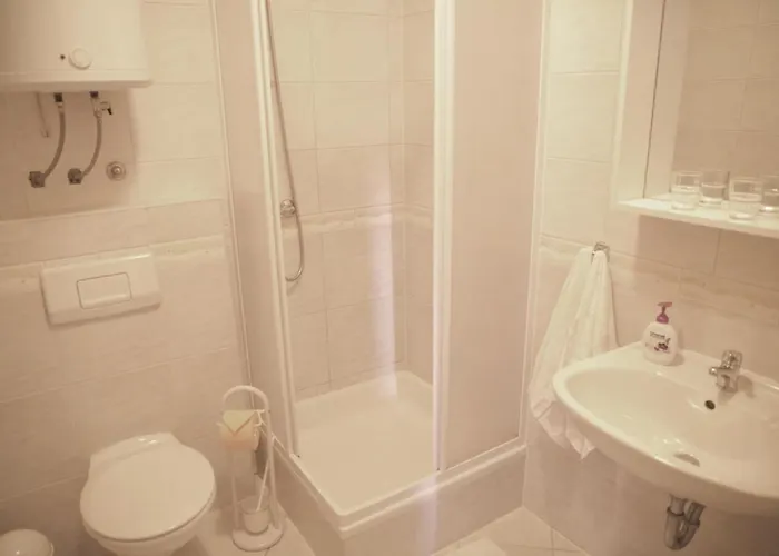 Mit Whirlpool Fuer 32 Per Apartament