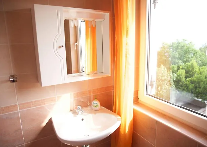 Mit Whirlpool Fuer 32 Per Apartament Crikvenica