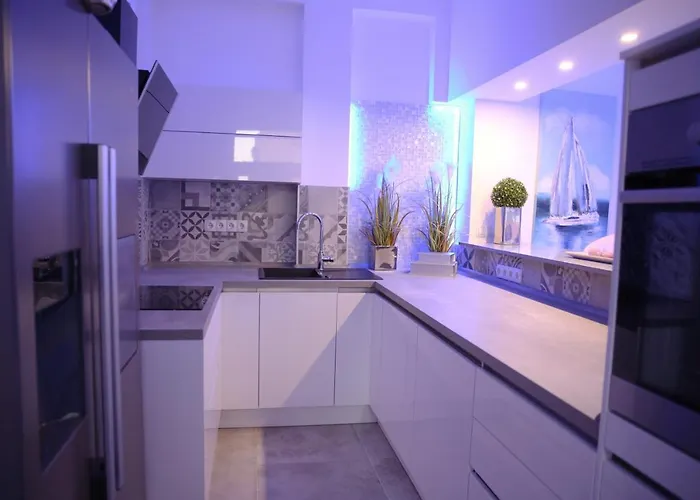 Mit Whirlpool Fuer 32 Per * Crikvenica