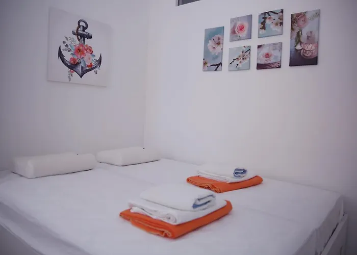 Mit Whirlpool Fuer 32 Per Apartament Crikvenica