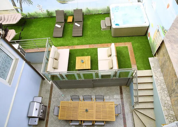 Mit Whirlpool Fuer 32 Per Apartament *